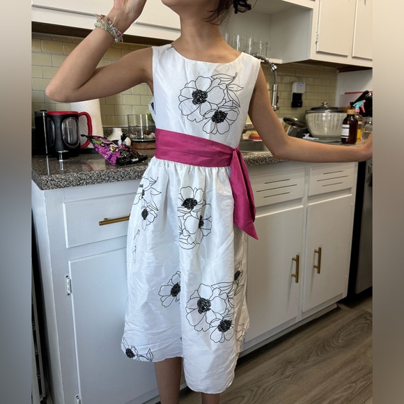 Flowered Dress - Picture 3 of 6